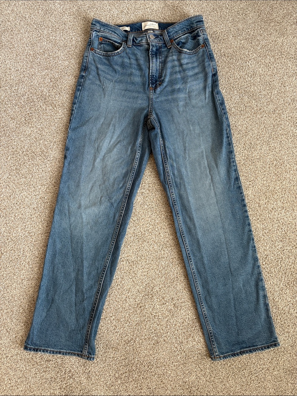 Universal Thread Medium Blue Denim Straight Leg Jeans